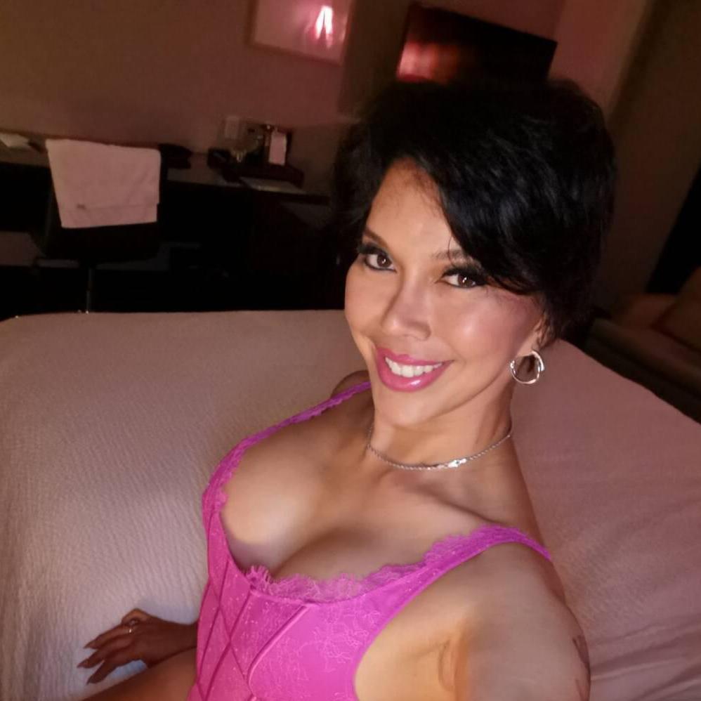 
                        Allie Zeon
                     is Female Escorts. | Cornwall | Ontario | Canada | canadatopescorts.com 