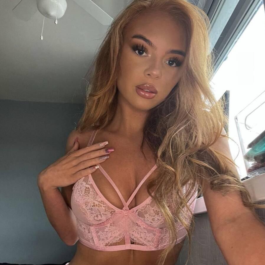 
                        Jessie
                     is Female Escorts. | Quebec City | Quebec | Canada | canadatopescorts.com 