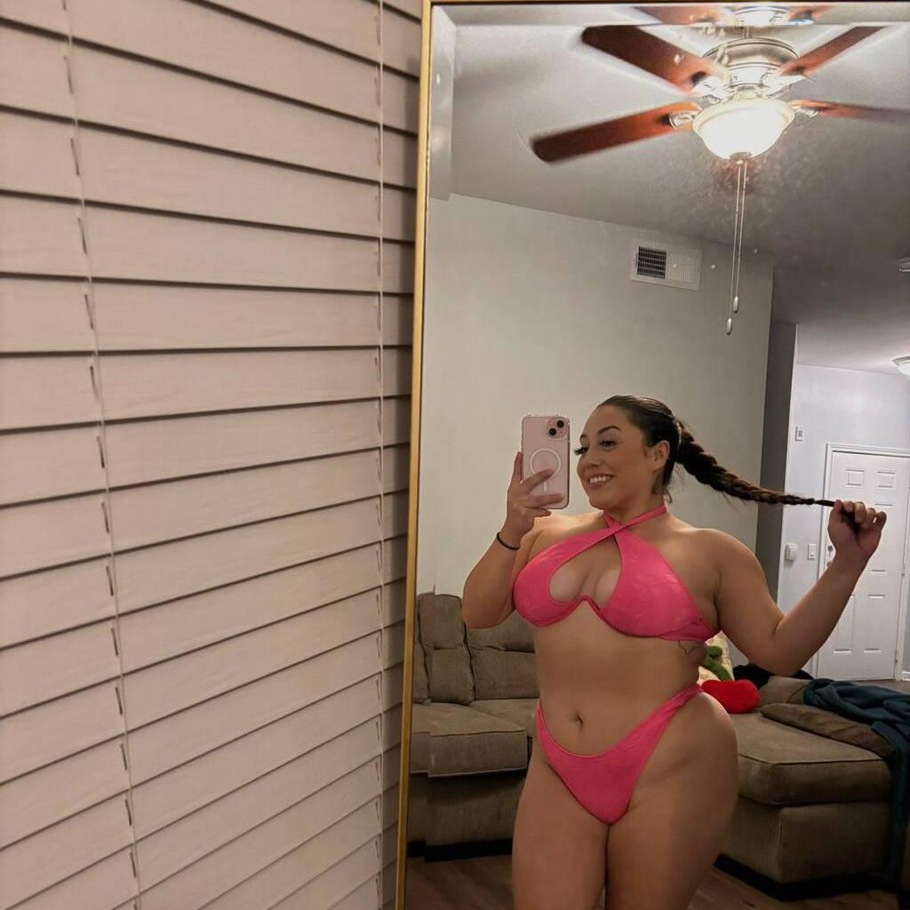 
                        Luna
                     is Female Escorts. | Cornwall | Ontario | Canada | canadatopescorts.com 