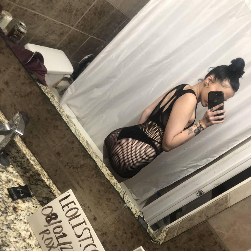 
                        Roxi
                     is Female Escorts. | Kitchener | Ontario | Canada | canadatopescorts.com 