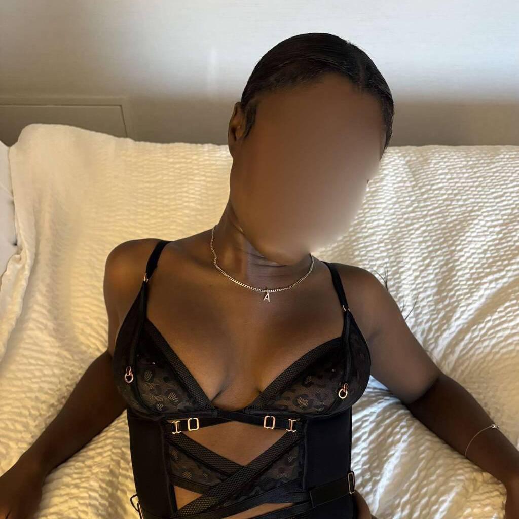 
                        Luxury
                     is Female Escorts. | Niagara | Ontario | Canada | canadatopescorts.com 