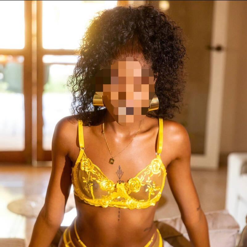 
                        Mia ur Ebony girl babe
                     is Female Escorts. | Moncton | New Brunswick | Canada | canadatopescorts.com 