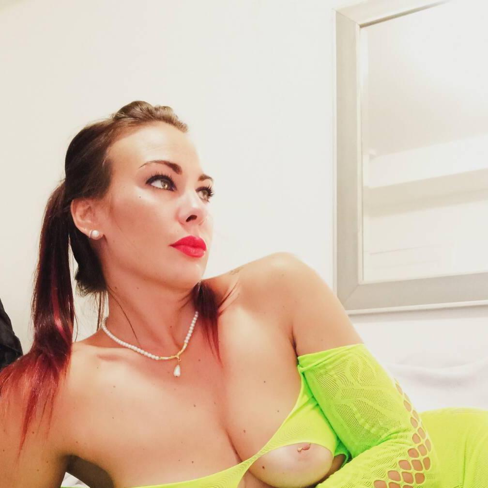 
                        Sammy
                     is Female Escorts. | Niagara | Ontario | Canada | canadatopescorts.com 