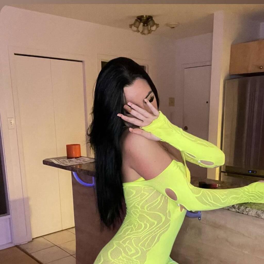 
                        Alexa
                     is Female Escorts. | Montreal | Quebec | Canada | canadatopescorts.com 