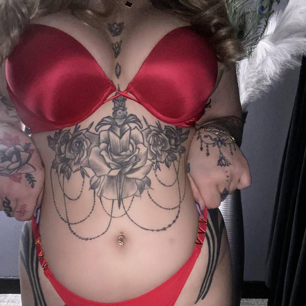 
                        Naomi
                     is Female Escorts. | Red Deer | Alberta | Canada | canadatopescorts.com 