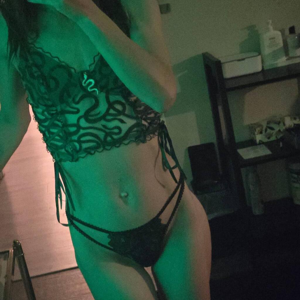 
                        Alice
                     is Female Escorts. | Kelowna | British Columbia | Canada | canadatopescorts.com 
