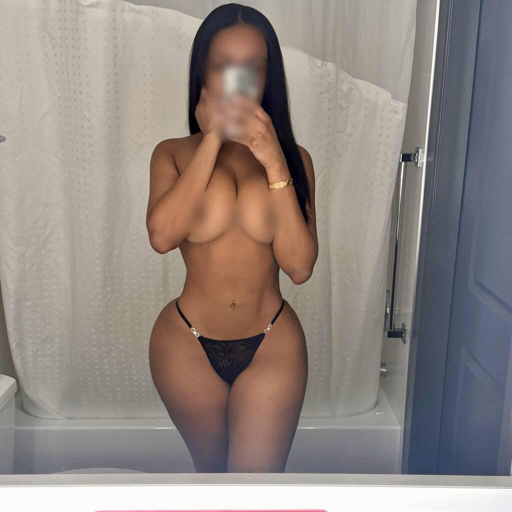 
                        Lyanna
                     is Female Escorts. | Kelowna | British Columbia | Canada | canadatopescorts.com 