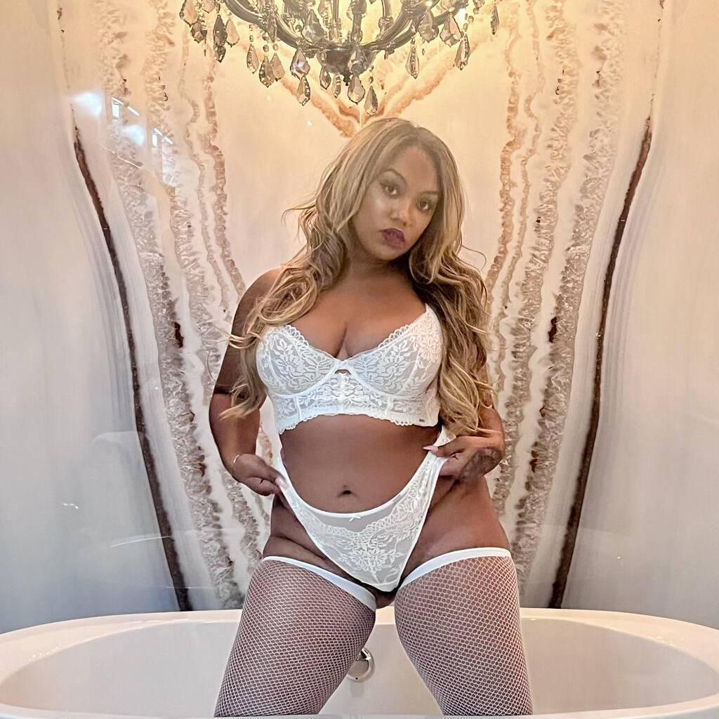 
                        Carmella
                     is Female Escorts. | Chatham | Ontario | Canada | canadatopescorts.com 