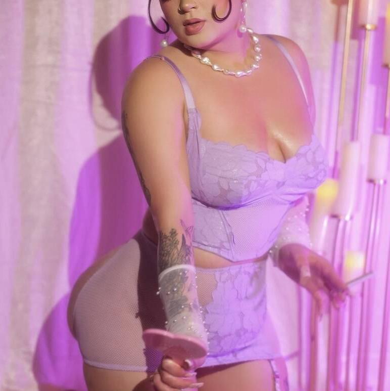 
                        Norma
                     is Female Escorts. | Montreal | Quebec | Canada | canadatopescorts.com 