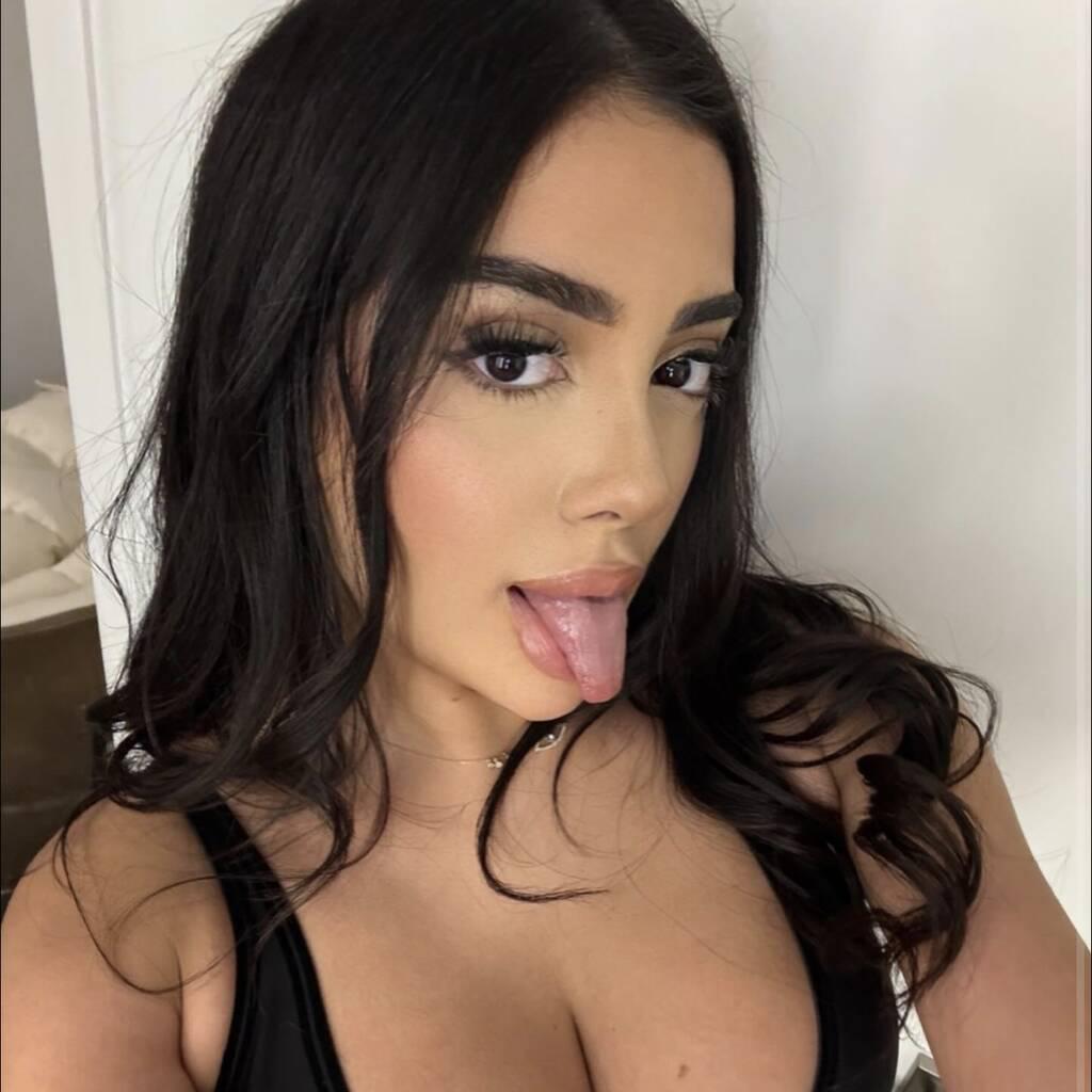 
                        Maria
                     is Female Escorts. | Kingston | Ontario | Canada | canadatopescorts.com 