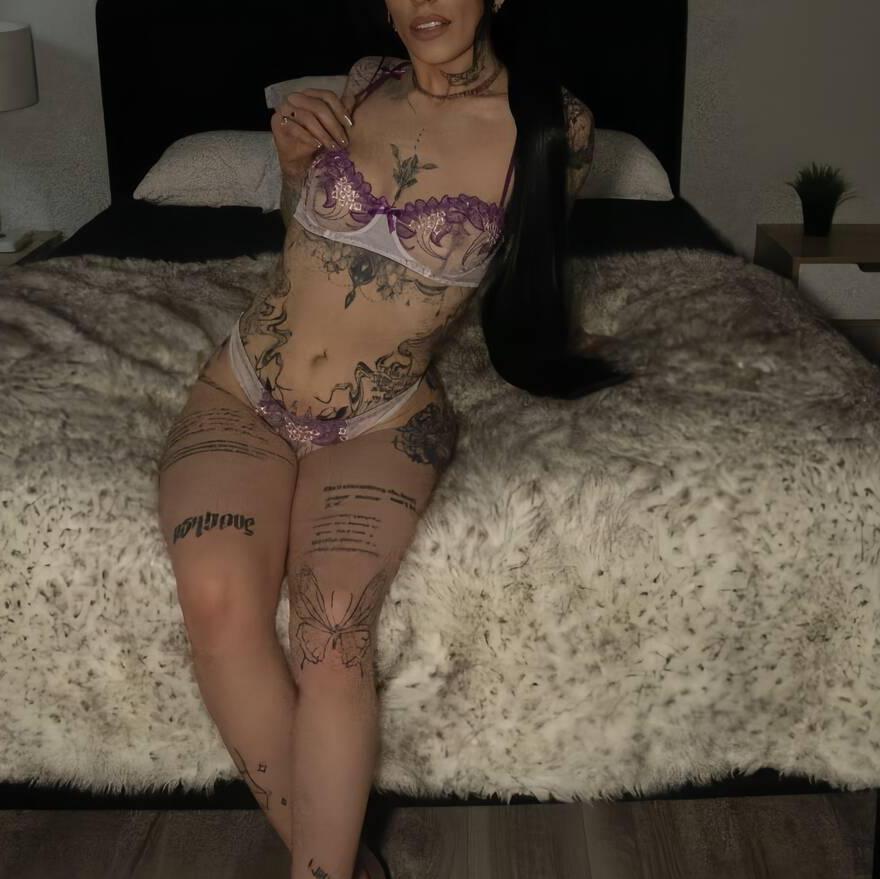 
                        Vee
                     is Female Escorts. | Kingston | Ontario | Canada | canadatopescorts.com 