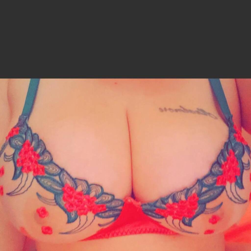 
                        KITANA
                     is Female Escorts. | Quebec City | Quebec | Canada | canadatopescorts.com 