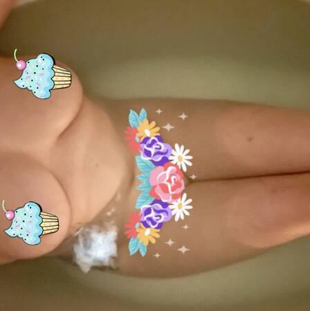 
                        Holly
                     is Female Escorts. | Kitchener | Ontario | Canada | canadatopescorts.com 