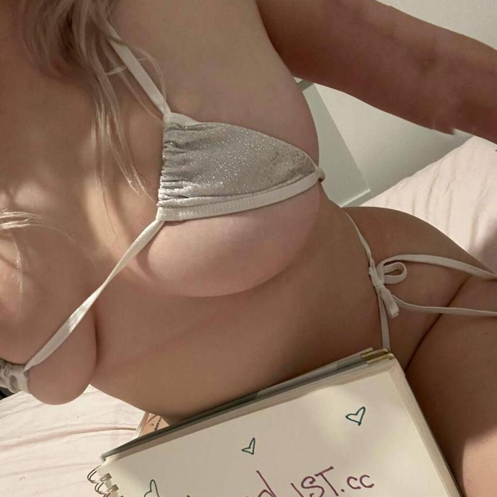 
                        Abby
                     is Female Escorts. | belleville | Ontario | Canada | canadatopescorts.com 