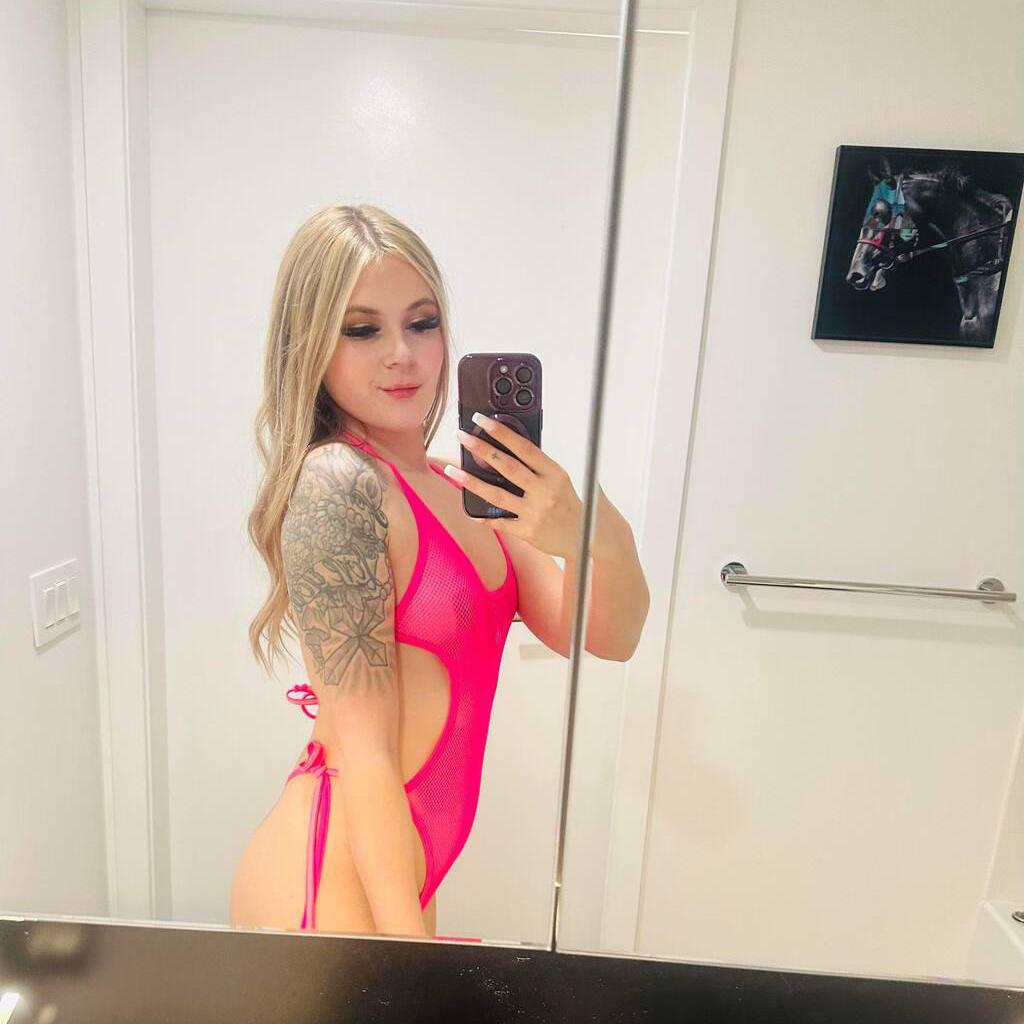 
                        Mia
                     is Female Escorts. | Kitchener | Ontario | Canada | canadatopescorts.com 