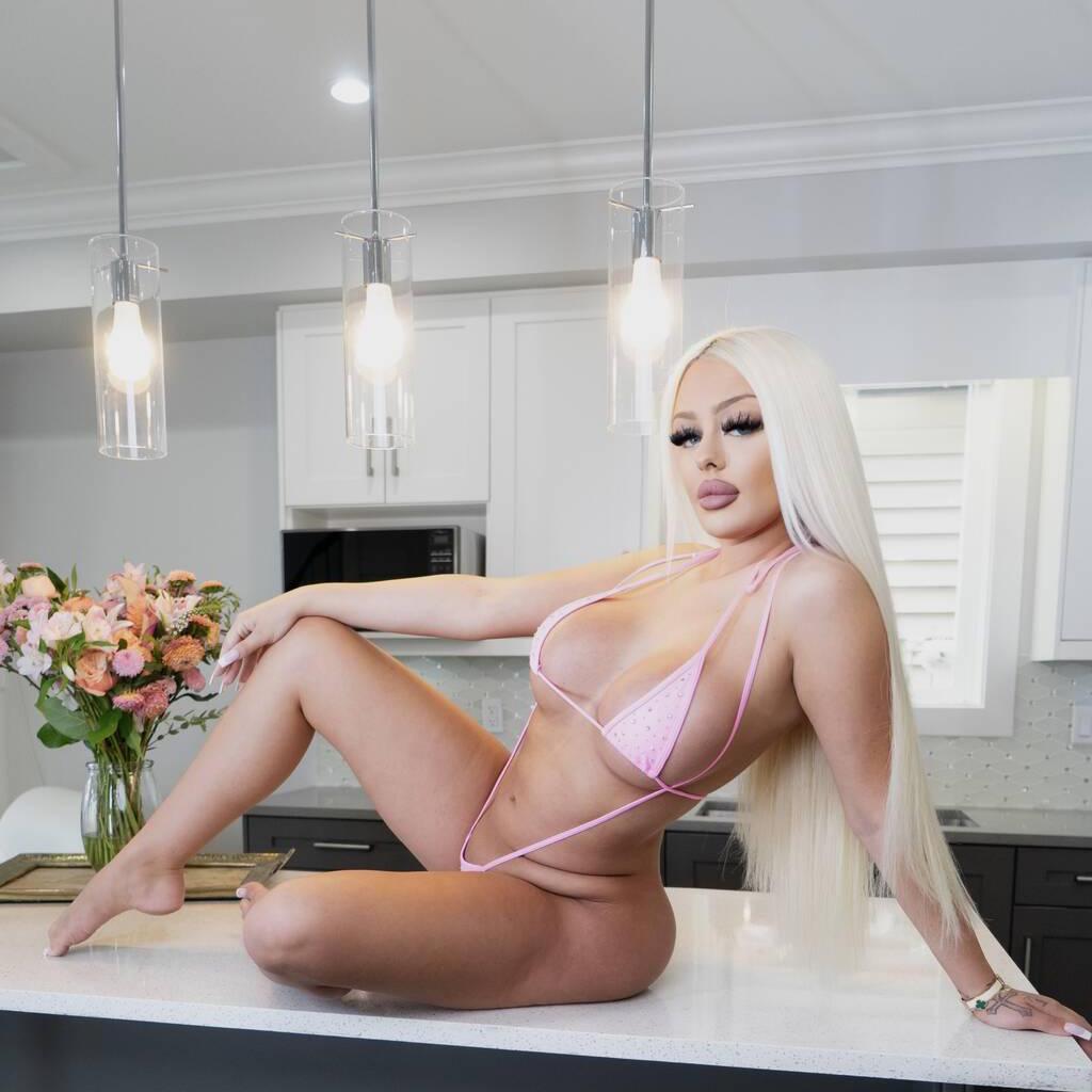 
                        Nikita
                     is Female Escorts. | Toronto | Ontario | Canada | canadatopescorts.com 