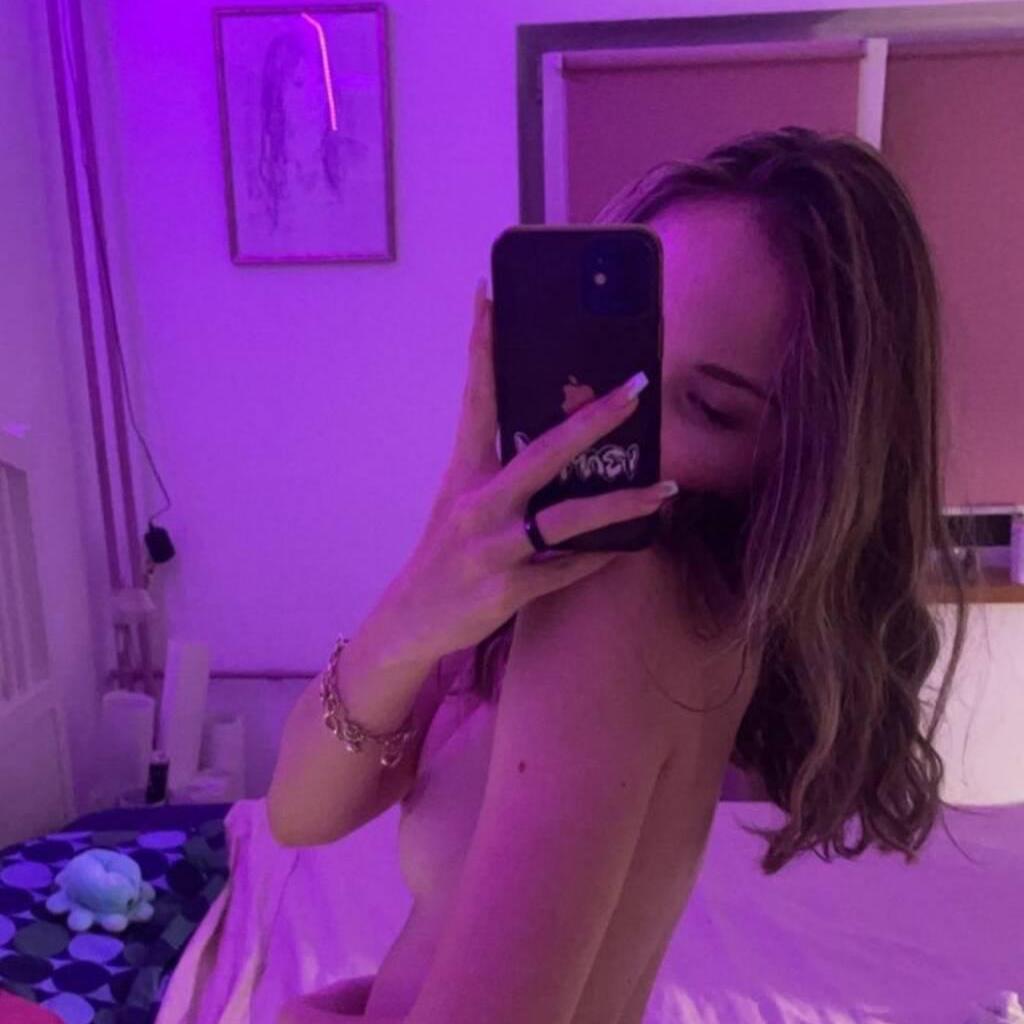 
                        Amelia
                     is Female Escorts. | belleville | Ontario | Canada | canadatopescorts.com 