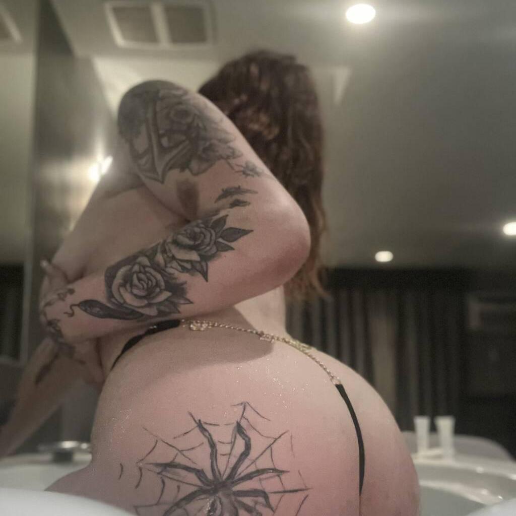 
                        Hannah
                     is Female Escorts. | Montreal | Quebec | Canada | canadatopescorts.com 