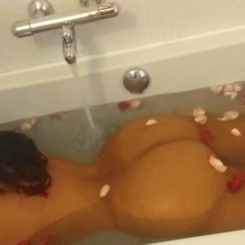 
                        Luisa
                     is Female Escorts. | Toronto | Ontario | Canada | canadatopescorts.com 