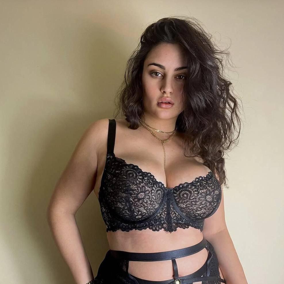 
                        Jasmyn
                     is Female Escorts. | Hamilton | Ontario | Canada | canadatopescorts.com 
