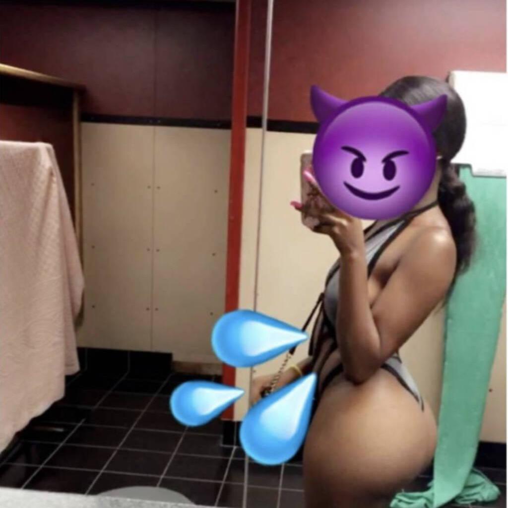 
                        Lola
                     is Female Escorts. | Quebec City | Quebec | Canada | canadatopescorts.com 