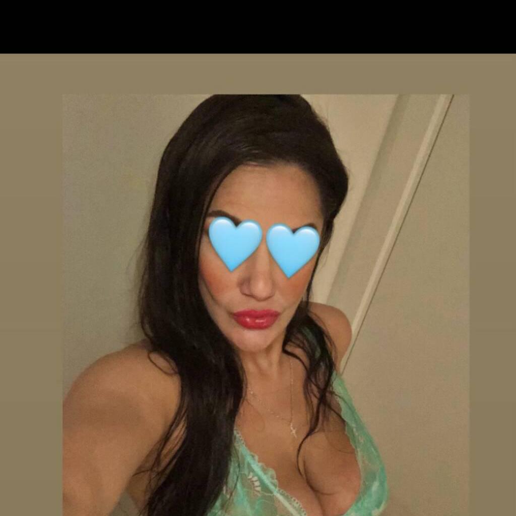 
                        Vivienne
                     is Female Escorts. | Vancouver | British Columbia | Canada | canadatopescorts.com 