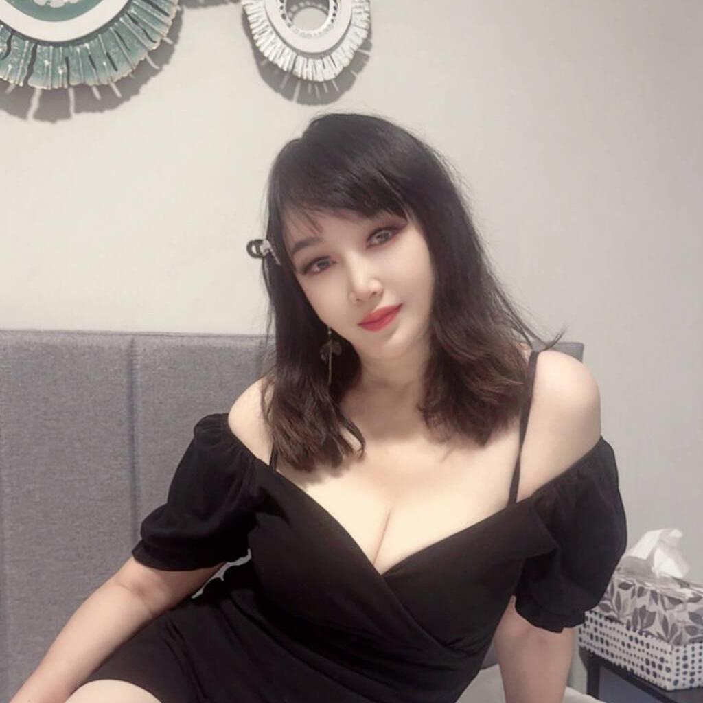 
                        Coco
                     is Female Escorts. | Calgary | Alberta | Canada | canadatopescorts.com 