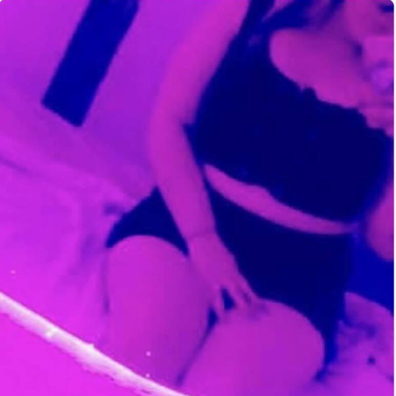 
                        EMMA
                     is Female Escorts. | belleville | Ontario | Canada | canadatopescorts.com 