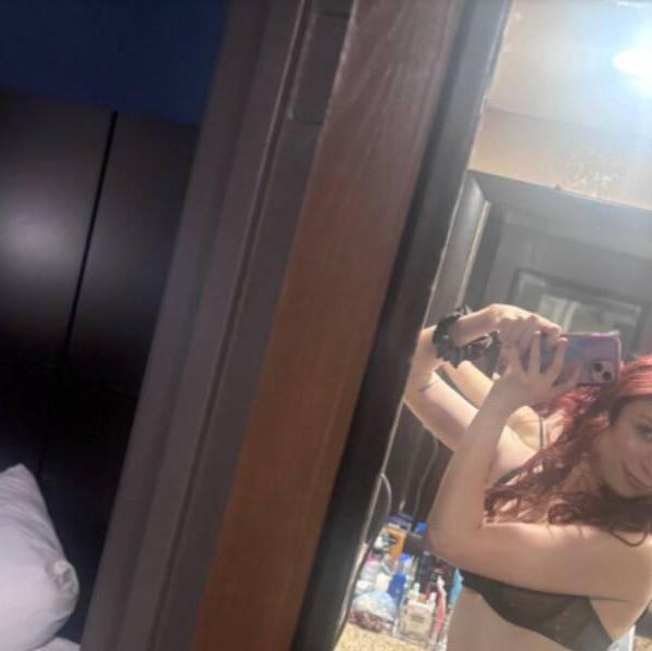 
                        Sarah
                     is Female Escorts. | Sunshine Coast | British Columbia | Canada | canadatopescorts.com 