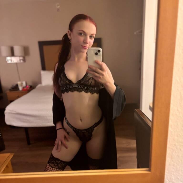 
                        Sarah
                     is Female Escorts. | Sunshine Coast | British Columbia | Canada | canadatopescorts.com 