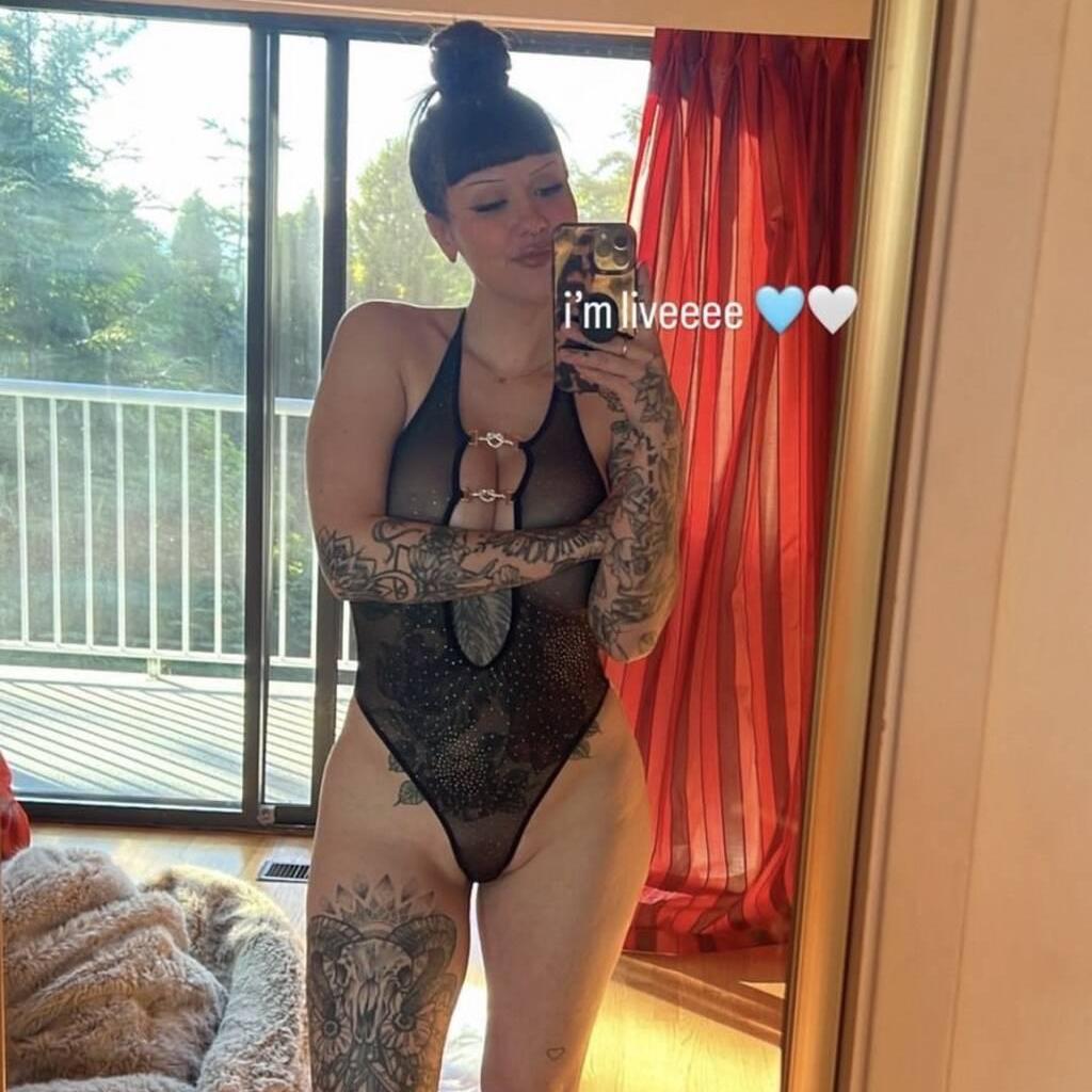 
                        Cam
                     is Female Escorts. | St. Albert | Alberta | Canada | canadatopescorts.com 