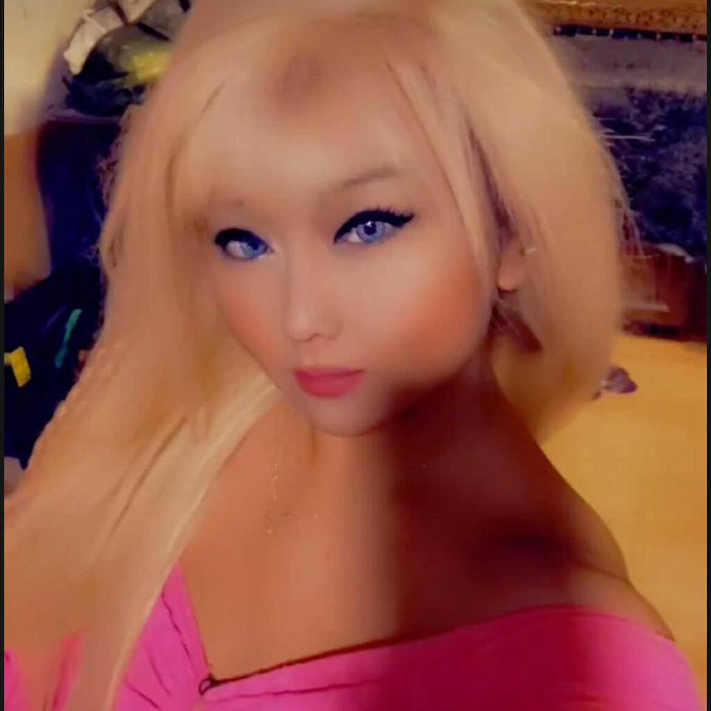 
                        suzy
                     is Female Escorts. | Quebec City | Quebec | Canada | canadatopescorts.com 