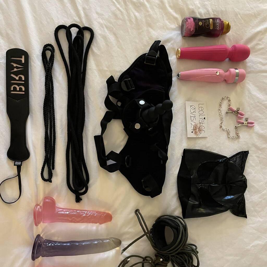 
                        Treasure
                     is Female Escorts. | Kitchener | Ontario | Canada | canadatopescorts.com 