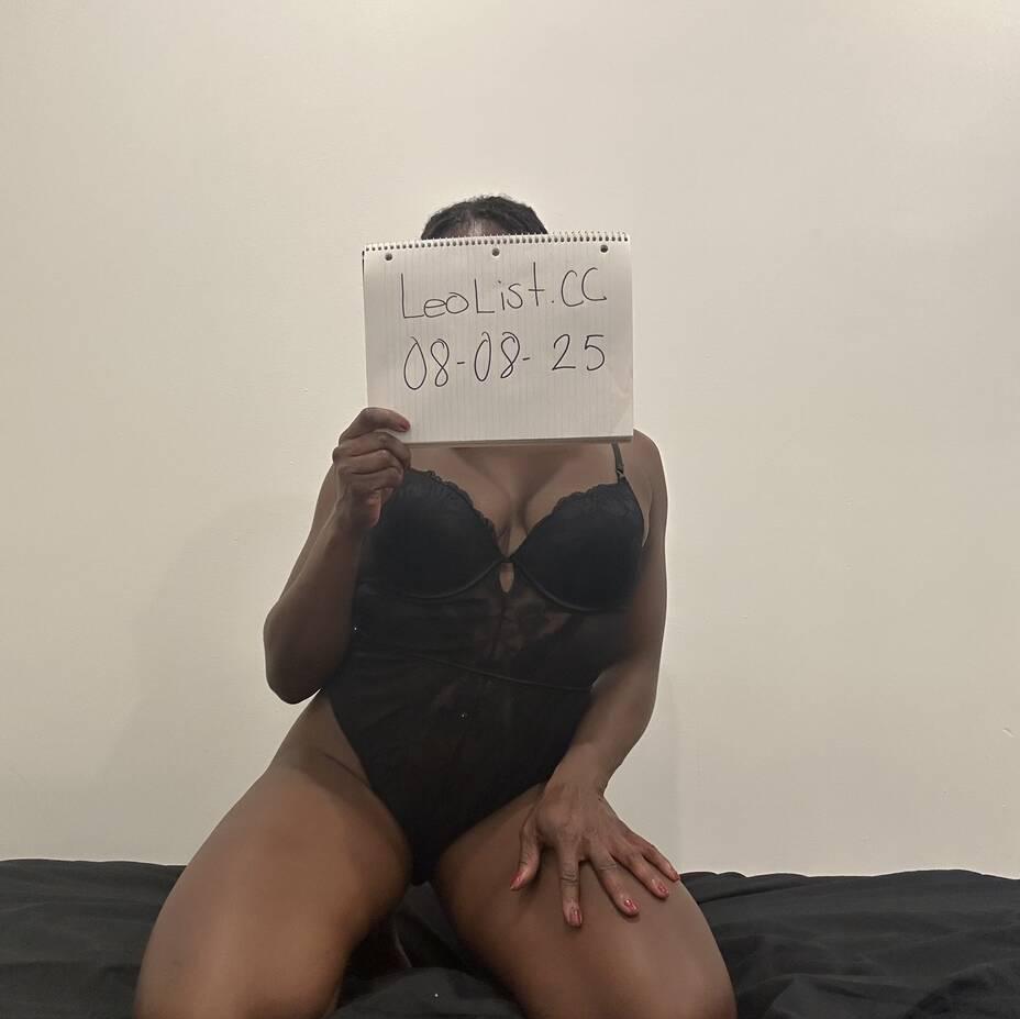
                        Emma
                     is Female Escorts. | Quebec City | Quebec | Canada | canadatopescorts.com 