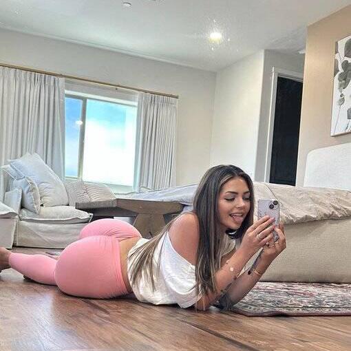
                        Caroline
                     is Female Escorts. | Sherbrooke | Quebec | Canada | canadatopescorts.com 