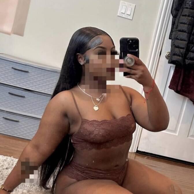 
                        Mia
                     is Female Escorts. | Edmonton | Alberta | Canada | canadatopescorts.com 