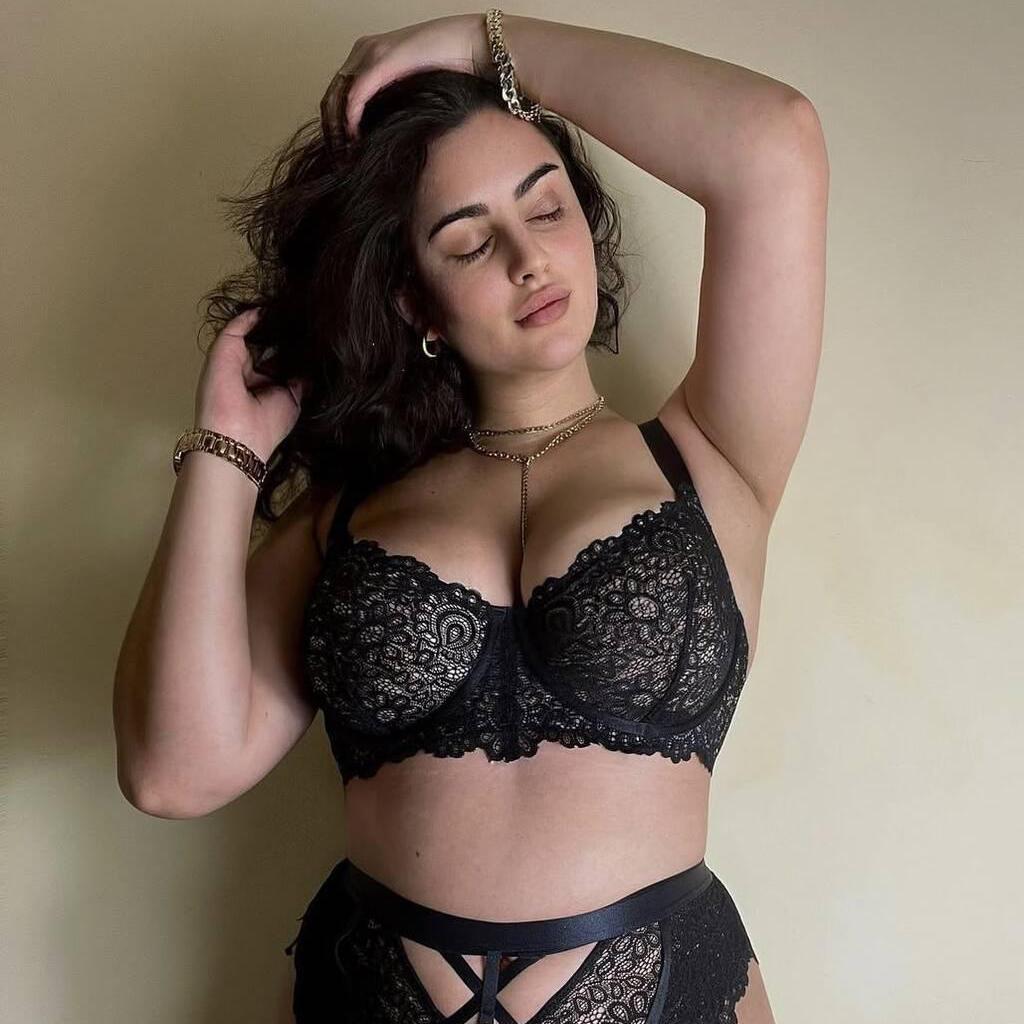 
                        Jasmyn
                     is Female Escorts. | Fredericton | New Brunswick | Canada | canadatopescorts.com 