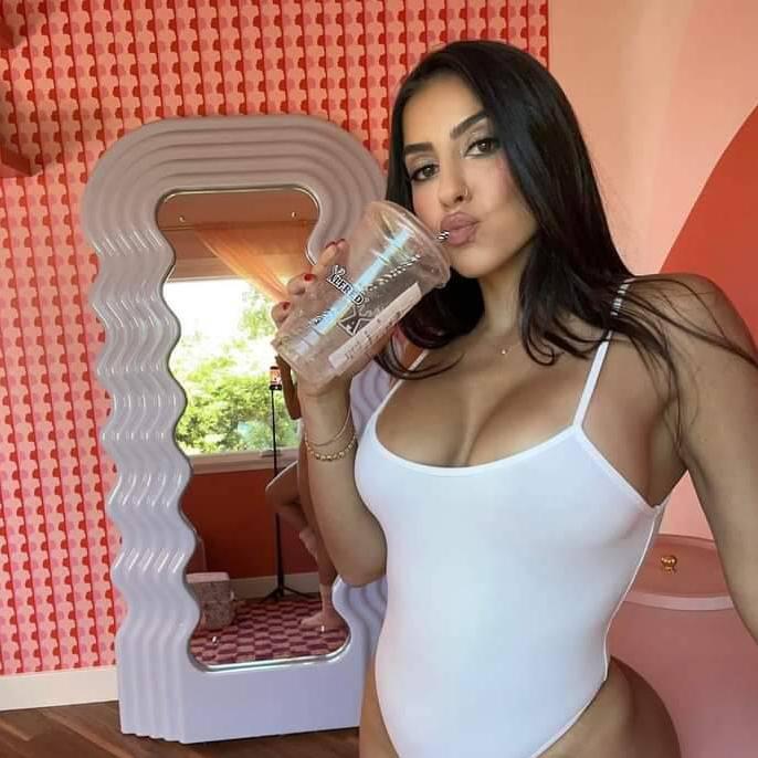 
                        Molly
                     is Female Escorts. | Newfoundland and Labrador | Newfoundland and Labrador | Canada | canadatopescorts.com 