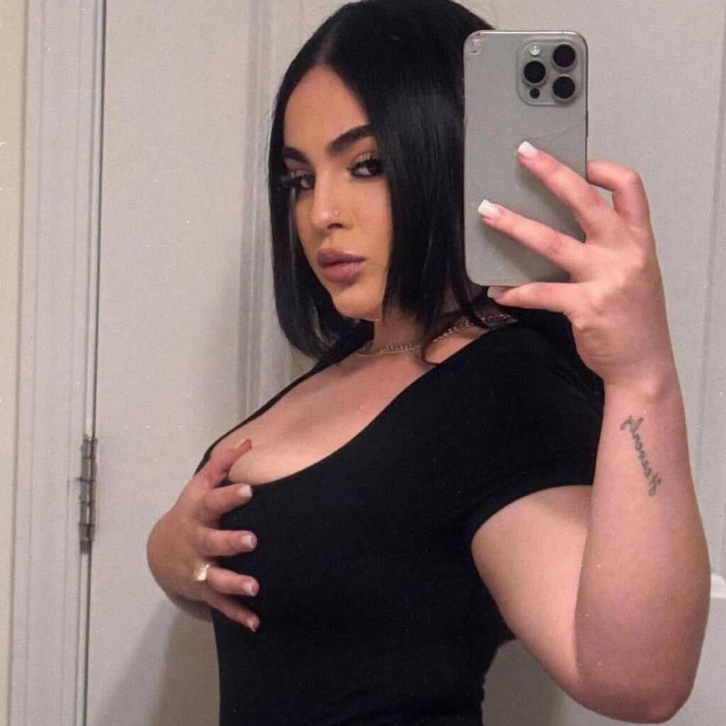 
                        Laura
                     is Female Escorts. | Yellowknife | Northwest Territories | Canada | canadatopescorts.com 