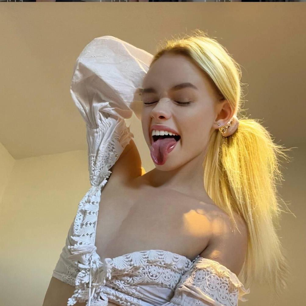 
                        Amy
                     is Female Escorts. | Barrie | Ontario | Canada | canadatopescorts.com 
