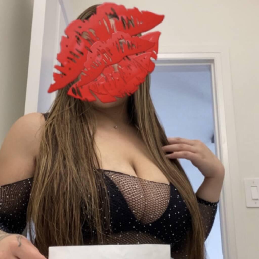 
                        Khloe
                     is Female Escorts. | Guelph | Ontario | Canada | canadatopescorts.com 