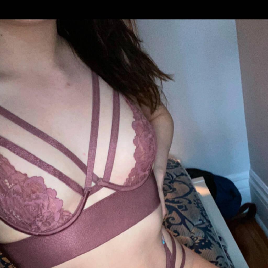 
                        Chloé
                     is Female Escorts. | Quebec City | Quebec | Canada | canadatopescorts.com 