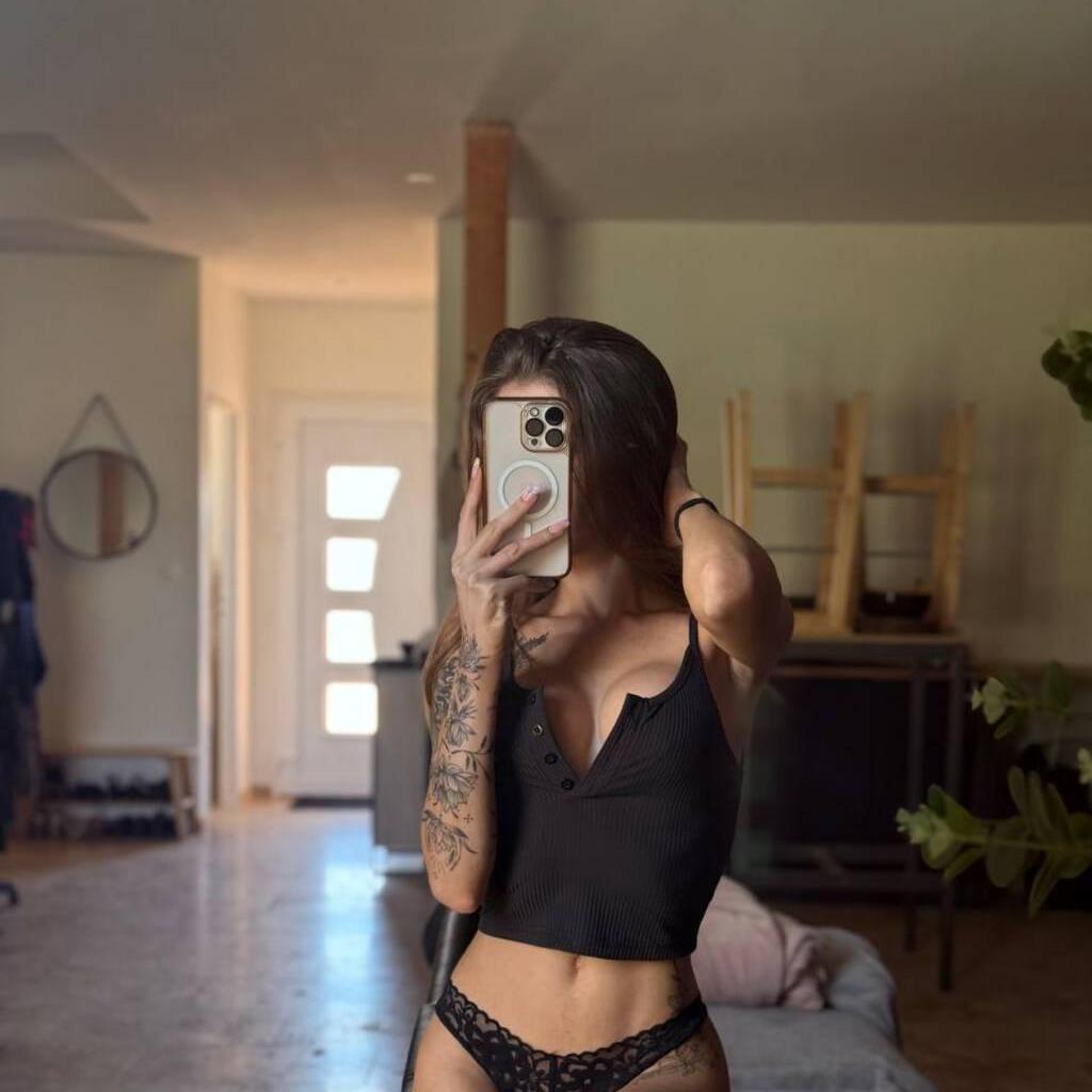 
                        Emma
                     is Female Escorts. | Sherbrooke | Quebec | Canada | canadatopescorts.com 