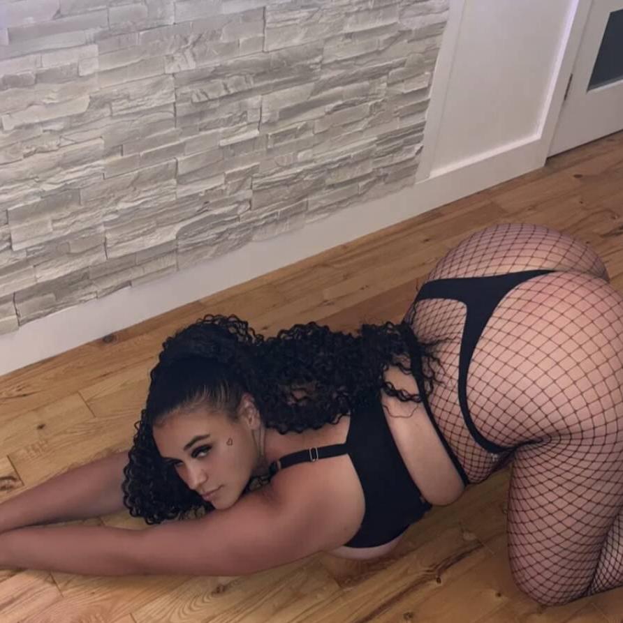 
                        Leticia
                     is Female Escorts. | Quebec City | Quebec | Canada | canadatopescorts.com 