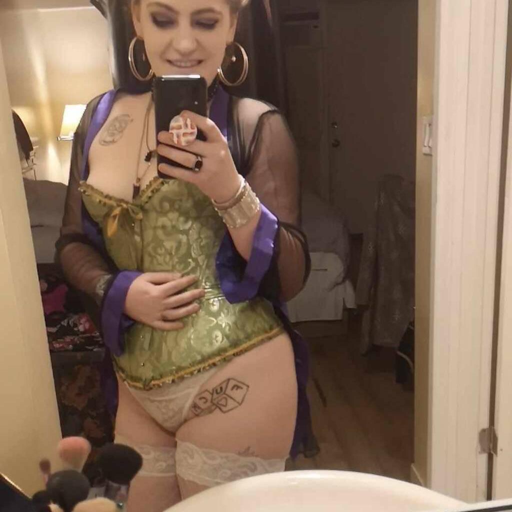 
                        Gypsy Rose
                     is Female Escorts. | Kelowna | British Columbia | Canada | canadatopescorts.com 