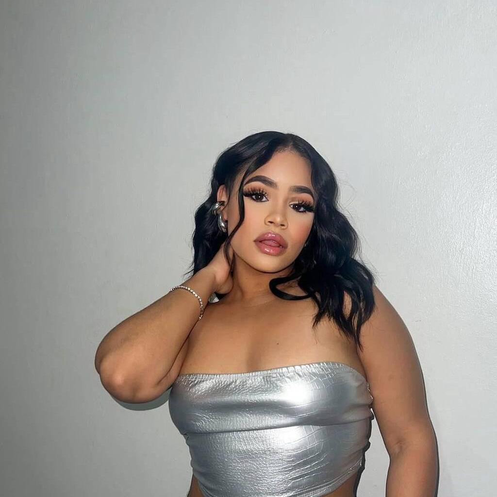 
                        Laura
                     is Female Escorts. | Thunder Bay | Ontario | Canada | canadatopescorts.com 