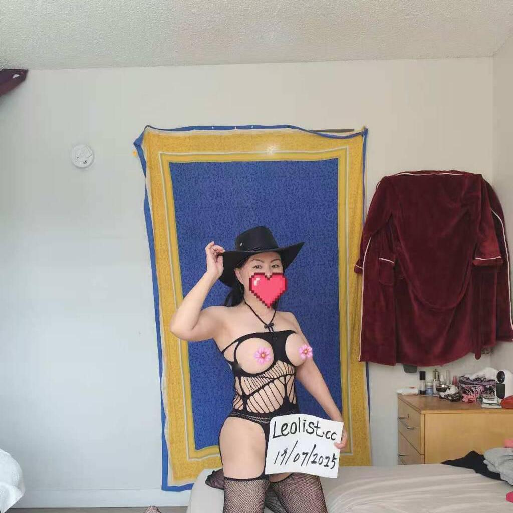 
                        Sara
                     is Female Escorts. | Calgary | Alberta | Canada | canadatopescorts.com 