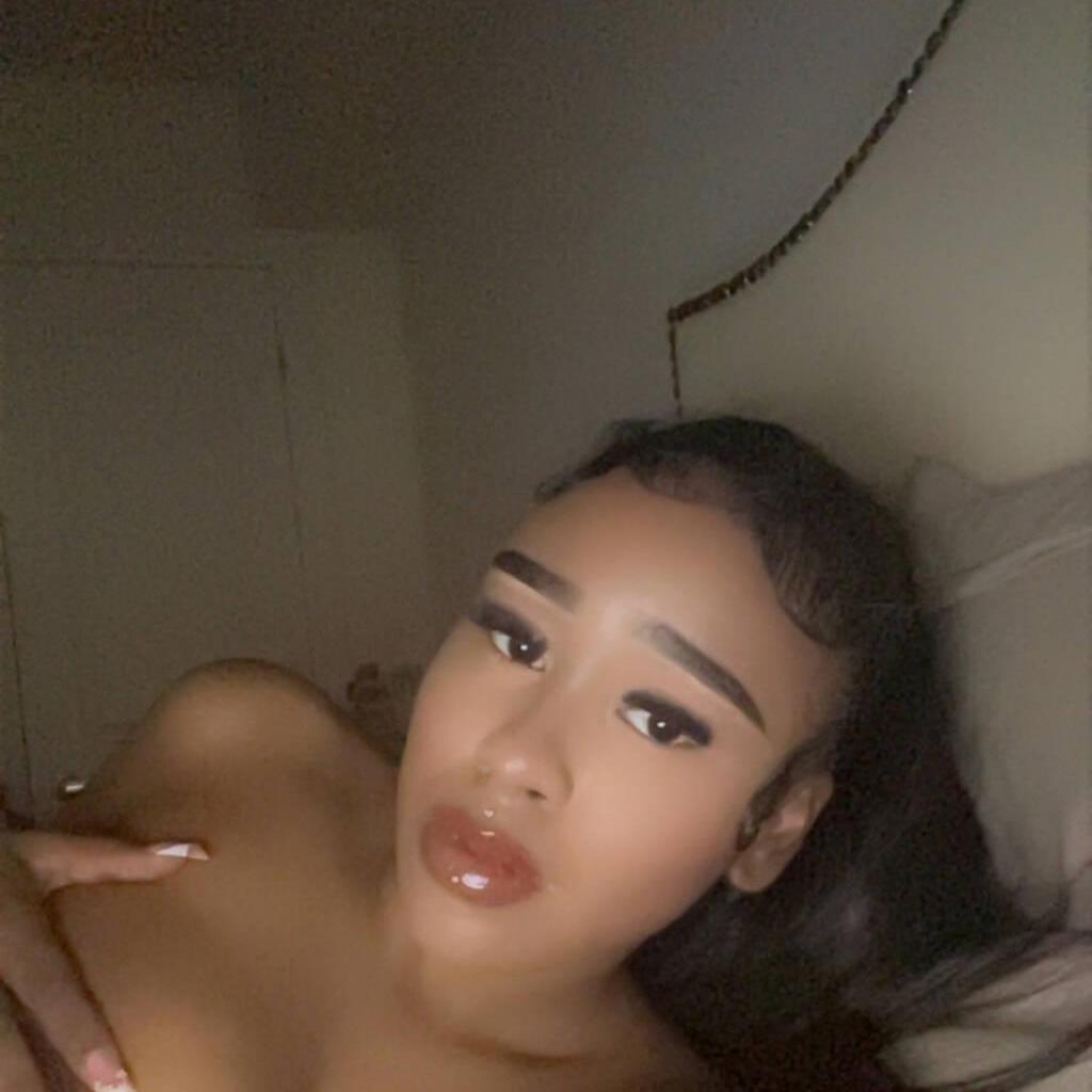 
                        Sky Lynn
                     is Female Escorts. | Toronto | Ontario | Canada | canadatopescorts.com 