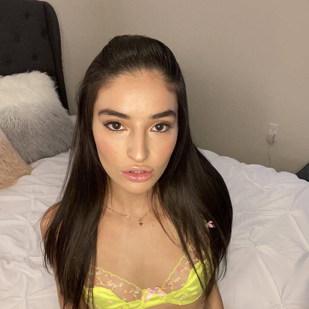 
                        Rosah
                     is Female Escorts. | Sherbrooke | Quebec | Canada | canadatopescorts.com 