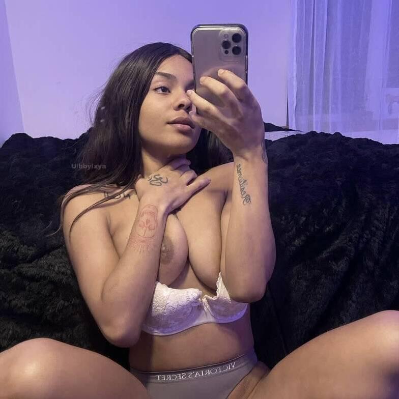 
                        Leacy
                     is Female Escorts. | Montreal | Quebec | Canada | canadatopescorts.com 